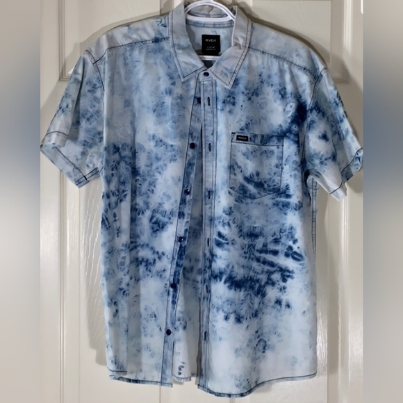 RVCA Men's That'll Do Casual Blue Tie-Dye Button Down Short Sleeve Shirt - Picture 2 of 2